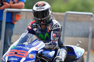 MotoGp Sachsenring, Lorenzo: «Tre errori non sono normali per me»