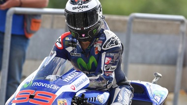 MotoGp Sachsenring, Lorenzo: «Tre errori non sono normali per me»