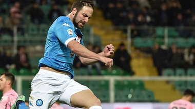 Juventus: per Higuain c'è solo la strada della clausola. E Marotta è pronto a pagarla