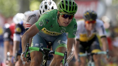 Tour de France, Sagan vince la sedicesima tappa. Froome sempre in giallo