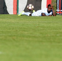 Lazio, ululati razzisti contro Keita dai tifosi del Padova