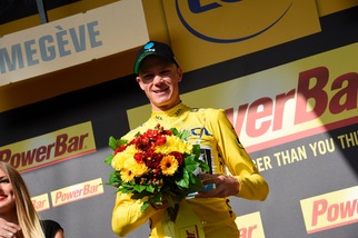 Tour de France, Froome cannibale. Aru punta al podio