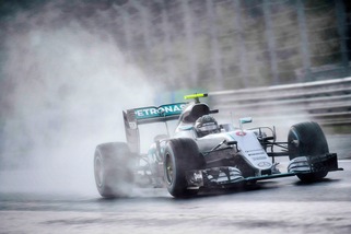 F1 Gp d'Ungheria: Rosberg beffa Hamilton: è in pole. Vettel 5°