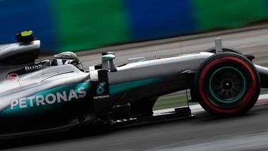 F1 Mercedes, Rosberg: «Pole impegnativa, ma sono contento»