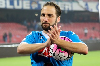 Calciomercato Juventus: giocatori o milioni, ma Higuain c'è