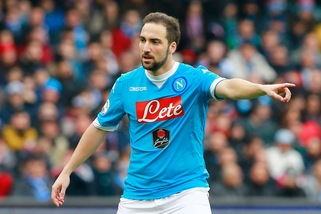 Calciomercato Juventus, ultimatum a De Laurentiis per Higuain