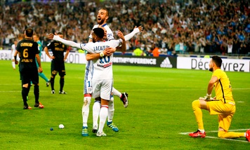 Calciomercato, il Lione avverte l'Arsenal: «Non vendiamo Lacazette»