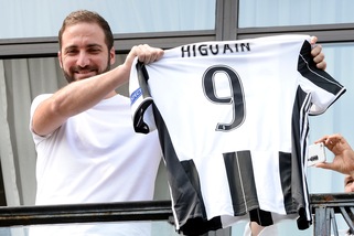 Juve, Higuain a Torino. «Felice di giocare con Dybala. Champions? Speriamo»