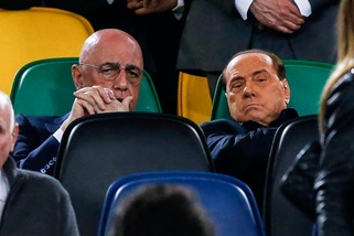 Milan, manifestazione dei tifosi ad Arcore: «Basta prese in giro!»