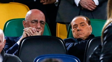 Milan, manifestazione dei tifosi ad Arcore: «Basta prese in giro!»