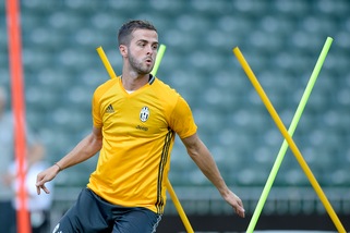 Juninho: «Pjanic tira come Messi, Ronaldo e Bale»