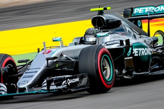 F1, Germania: Rosberg si prende anche le seconde libere