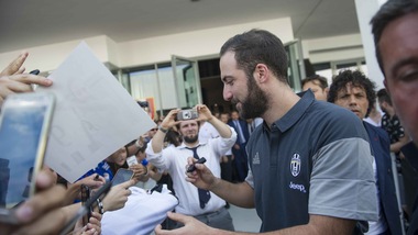 Juventus, Higuain vuole il triplete: che quota per i bookie!