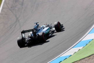 F1: zero sanzioni per Hamilton, multa alla Mercedes