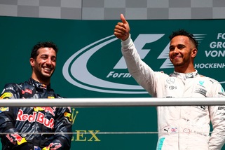 F1, Hamilton: «Grazie Mercedes, ora mi godo le vacanze»