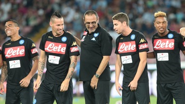 Napoli, 3-0 al Nizza. Milik al San Paolo, fischi per Higuain