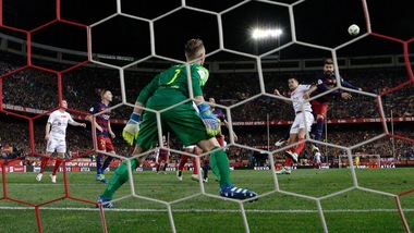 Calciomercato: «Il Barcellona deve risolvere il dualismo Bravo-ter Stegen»