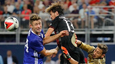 Milan ko con il Chelsea di Conte, la Roma supera gli Impact