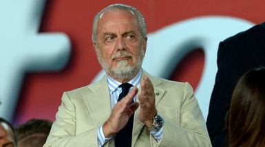 Napoli, in città striscioni contro De Laurentiis: «Pappone»