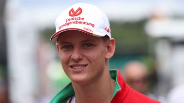 F1, Gp Belgio: per Schumi jr un giro sulla Benetton del papà