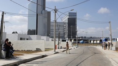 Olimpiadi, bus giornalisti colpito da proiettili