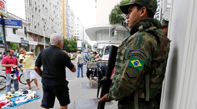 Olimpiadi, spari contro una una pattuglia di militari: un morto e due feriti