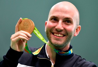 Rio 2016, Campriani ancora d'oro nel tiro a segno