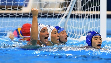 Olimpiadi, pallanuoto: Setterosa avanti sulla Russia