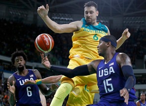 Basket, Australia show, Lituania travolta