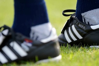 Toro, Mihajlovic allena con gli scarpini personalizzati