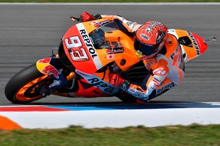 MotoGp, Brno: Marquez, che pole! Rossi in seconda fila