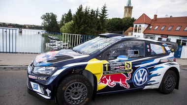 Rally di Germania, Ogier va in testa