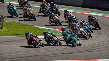 Moto3, Brno: la pioggia premia McPhee
