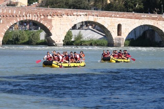 Verona fa team building con il rafting sull'Adige