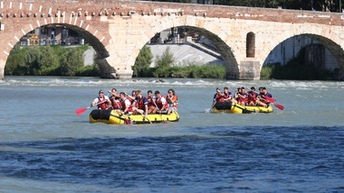 Verona fa team building con il rafting sull'Adige
