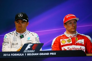 F1, Raikkonen: «Non si corre come fa Verstappen»