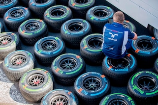 F1 Pirelli, Hembery: «Strategia alternativa per Hamilton»