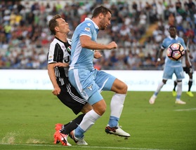 Calciomercato: «Il Chelsea bussa alla porta della Lazio per De Vrij»