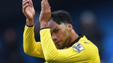 Calciomercato Pescara, Lescott è dell'Aek Atene