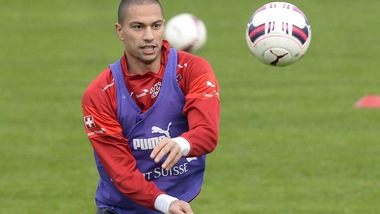 Calciomercato Cagliari, chiesto al Leicester il prestito di Inler