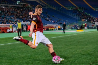 Calciomercato Roma, la lettera d'amore di Totti: «Dissi no al Milan»