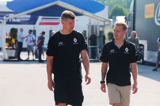 F1 Renault, Magnussen: ok dei medici, correrà a Monza