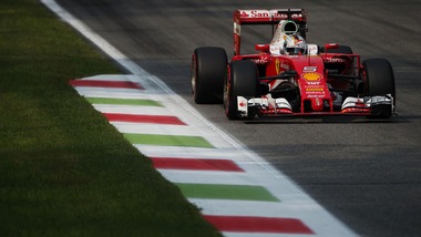 F1 Ferrari, Vettel: «Grande divario con le Mercedes»