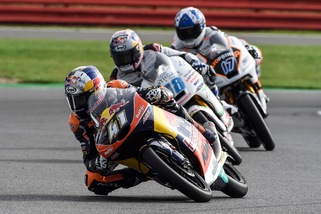 Moto3 Silverstone: vince Binder, Bagnaia secondo