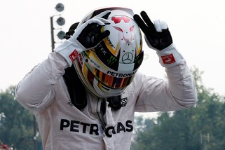 F1 Mercedes, Hamilton: «Non ho fatto una bella partenza»