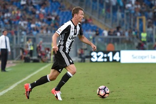 Lichtsteiner: «Darò tutto per la Juventus fino alla scadenza del mio contratto»