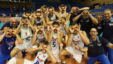 Azzurrini tenaci e vincenti. Da 0-2 22-24 a 3-2 con la Russia