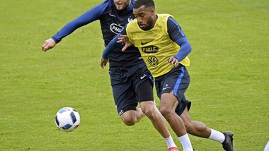 Calciomercato Lione: «Pronto il rinnovo per Lacazette»