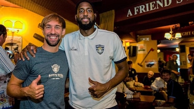 Basket, Poeta e White i capitani di Torino