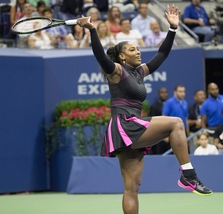 Us Open, Serena Williams festeggia con un balletto l'accesso alla semifinale